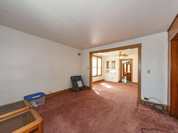 4th image of 6327 W Cuyler Ave