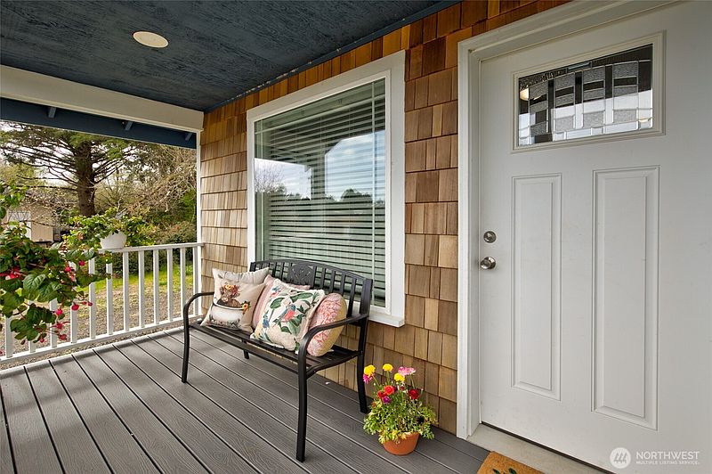 2nd image of 531 Point Brown Avenue SW