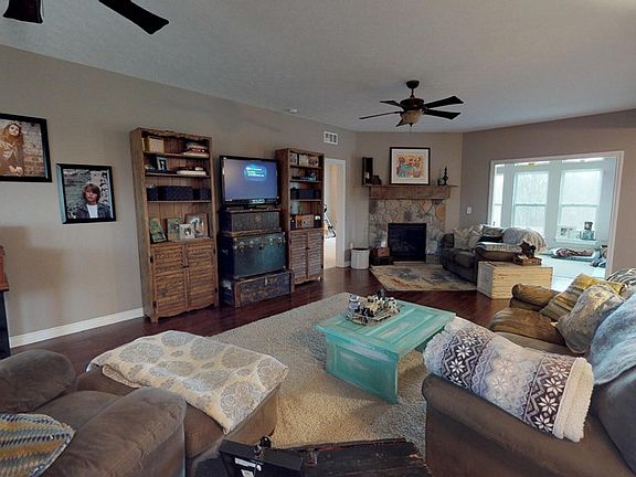 2nd image of 34 Willow Bend Way