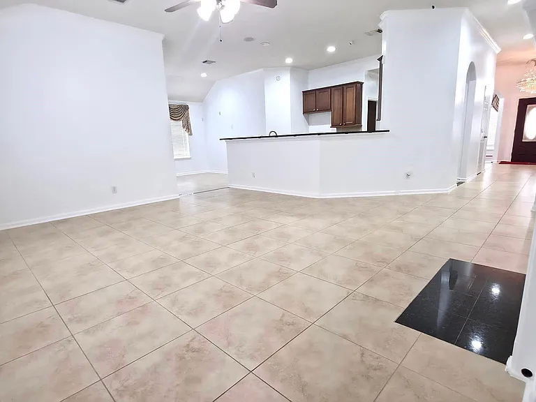 7011 Bedias Creek Ct — Photo 4