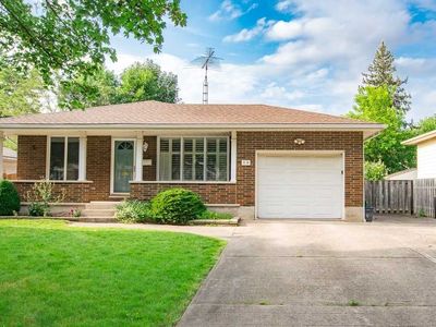 50 Shetland Cres, Saint Catharines, ON L2P 3P7 | Zillow