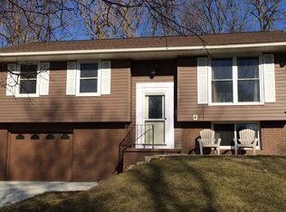 249 Drexel Dr SW, Cedar Rapids, IA 52404