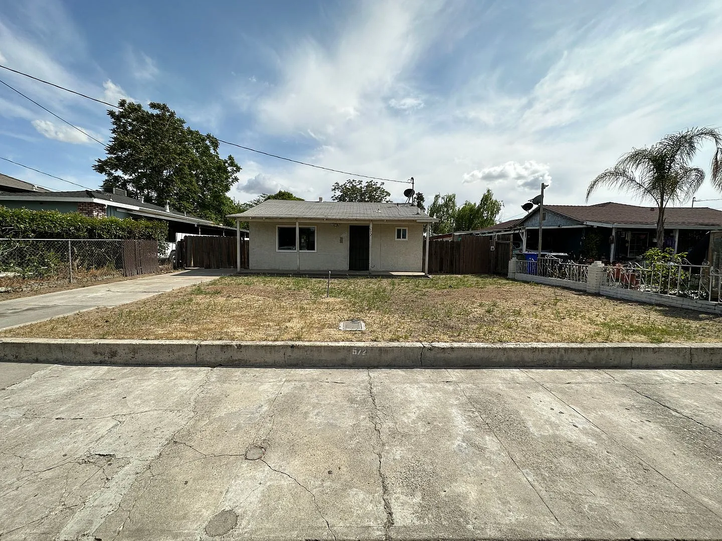 572 Vermont Ave photo 1