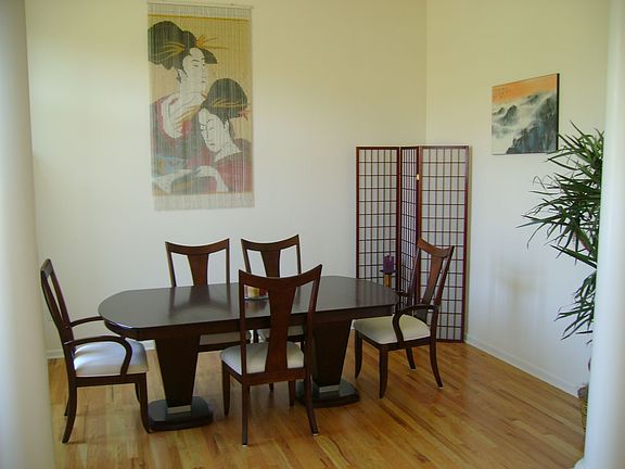 Formal dining room 