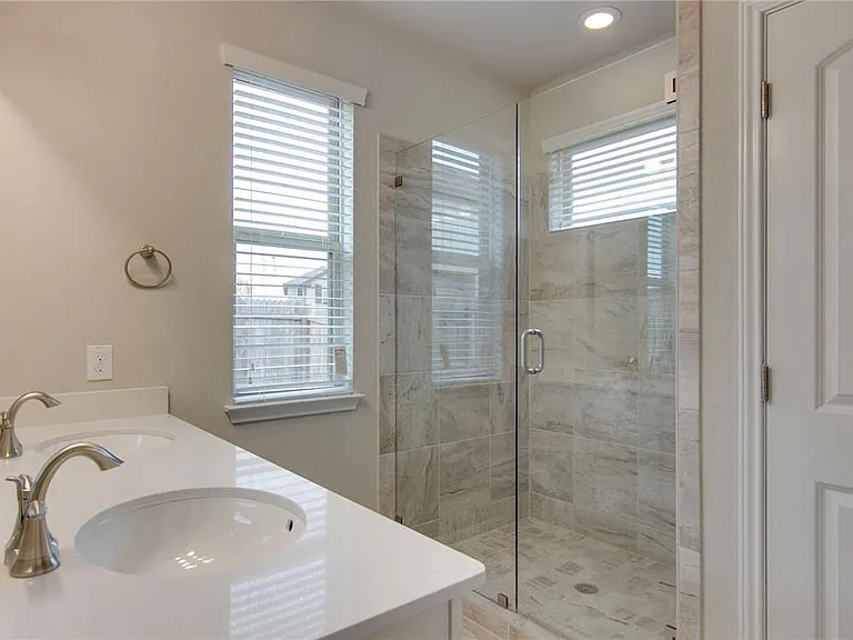3240 E Whitestone Blvd #85 — Photo 22