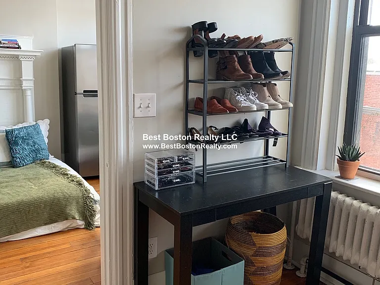 48 John F Kennedy St #20 — Photo 5