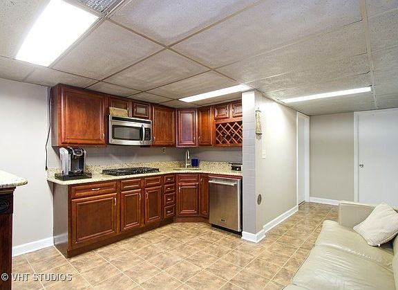 4th image of 4322 Dempster St