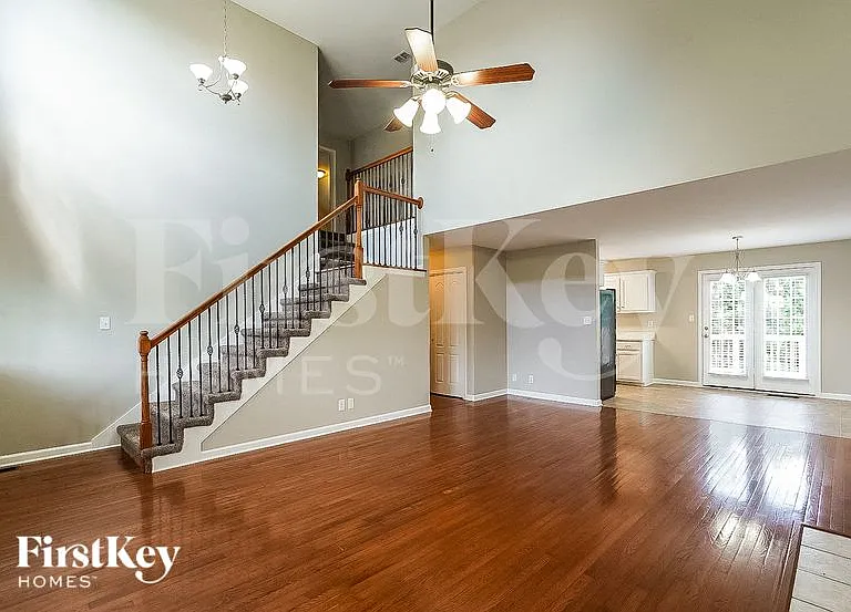 3745 Nadia Dr — Photo 3
