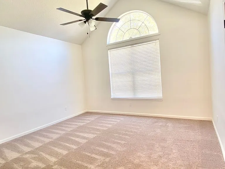 129 Tappan Zee Dr — Photo 18