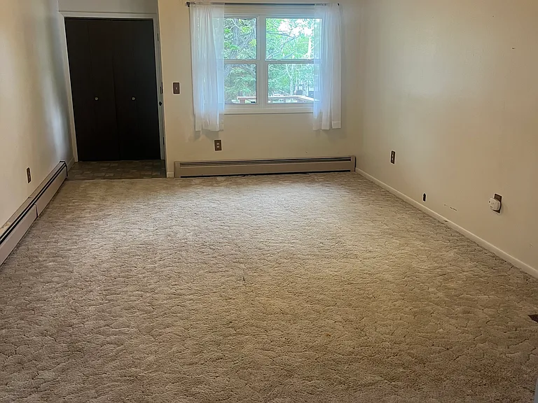1055 Cascade St — Photo 6