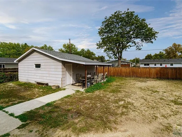 2631 Howard Ave — Photo 15