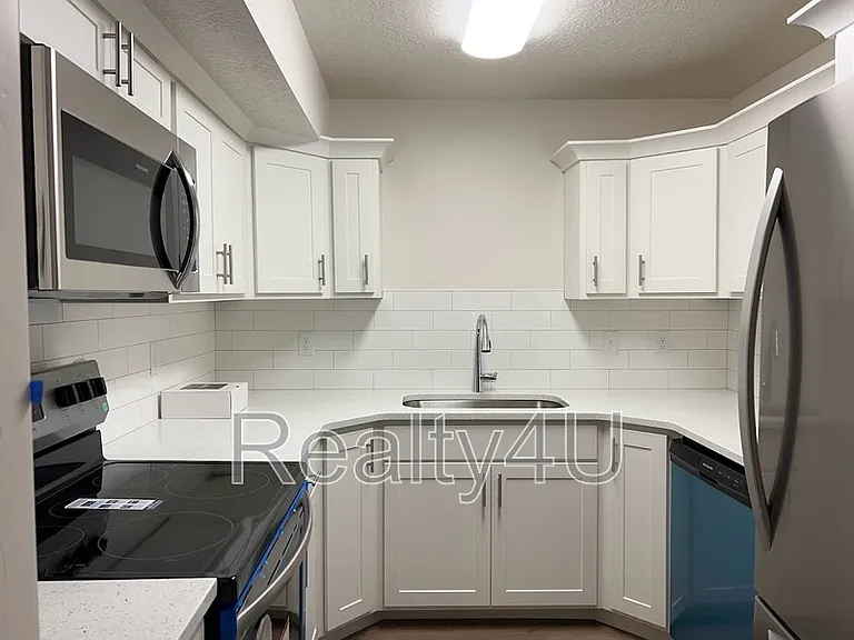 2244 N Canyon Rd — Photo 7