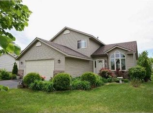 3912 Benjamin Dr, Woodbury, MN 55125