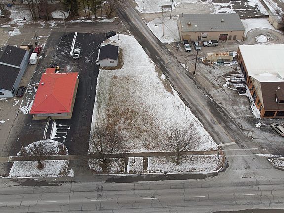 5th image of 412 N Main Ave