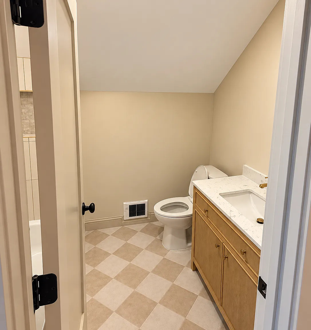 2 bed, 900 sqft, $3,000 — Photo 4