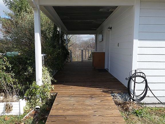 Breezeway to kitchen&front 