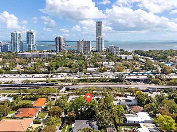 4th image of 120 SW 24th Rd