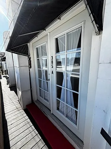 305 Marine Ave #A — Photo 1