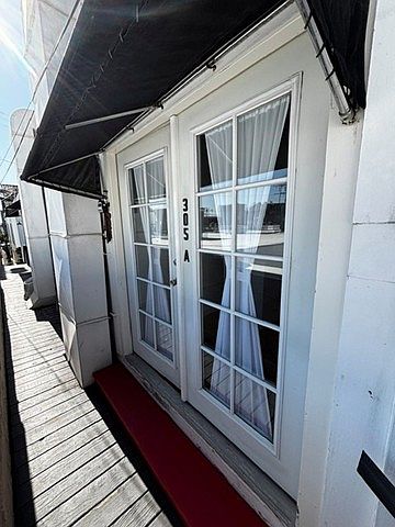 1st image of 305 Marine Ave APT A