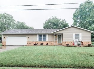510 E 6th St, Staunton, IL 62088
