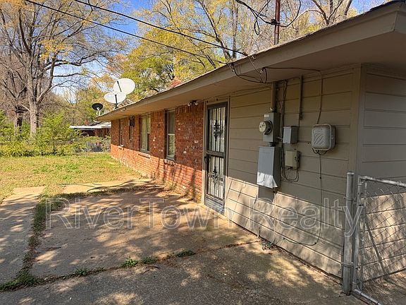 4th image of 4867 Dianne Dr