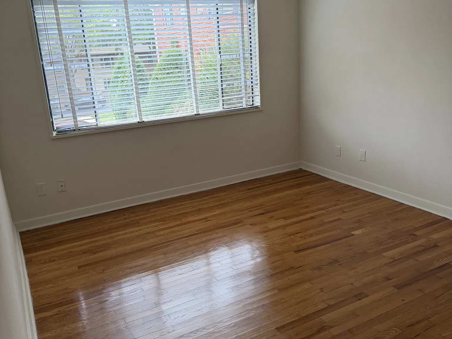 1123 N Randolph St — Photo 2