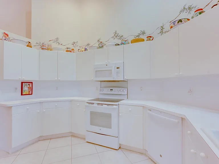 4702 Carlton Golf Dr — Photo 3