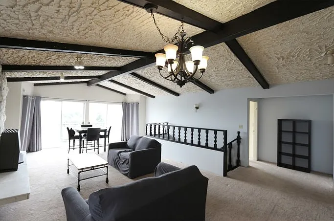 3 bed, 2.0 bath, 1166 sqft, $2,900 — Photo 3