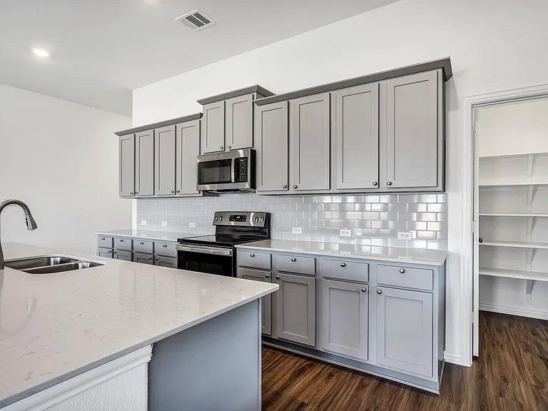 506 Sixpence Ln — Photo 18