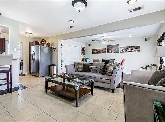3rd image of 2413 Edgar Dr