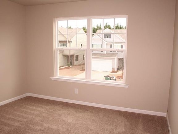 5th image of 305 Woodson Way