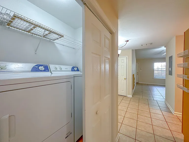 2738 W Tharpe St #1805 — Photo 8