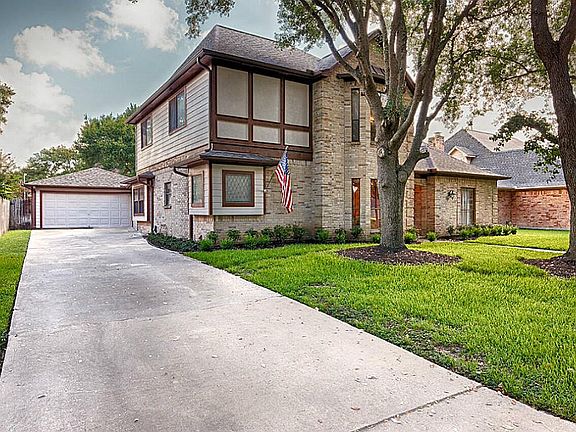 3rd image of 18306 Widcombe Dr