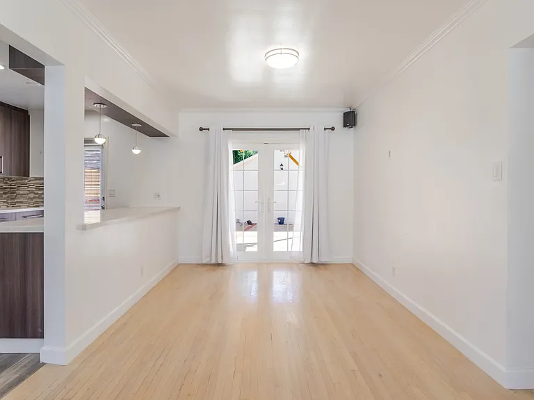3960 Mayfield Ave — Photo 9