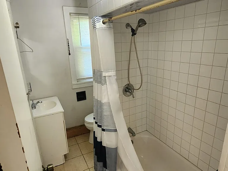 423 Washington Ave #2 — Photo 11