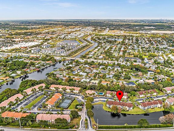2nd image of 815 W Boynton Beach Boulevard #6-202