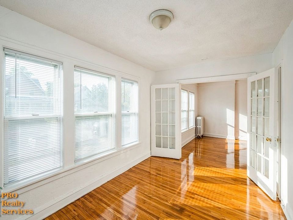 1st image of 3715 Oakland Ave APT 4