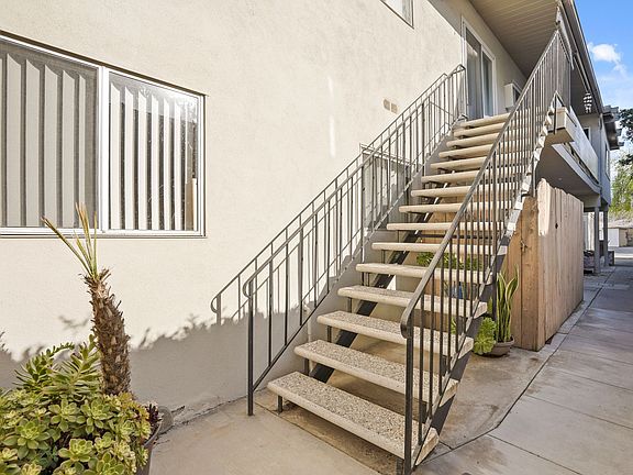 3rd image of 208 Avenue H APT 1
