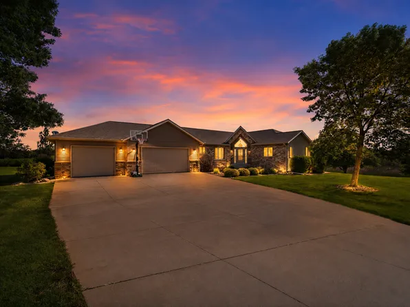 126 57th Ave NE, Willmar, MN 56201