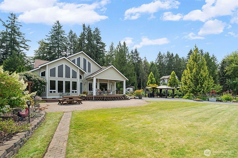 3rd image of 32608 Benbow Drive E