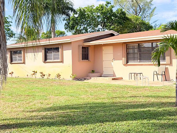 4th image of 1200 NW 18th Street