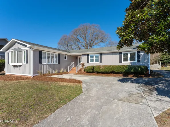 1966 Kings Landing Road, Hampstead, NC 28443