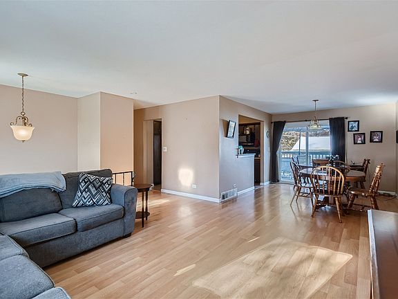 3rd image of 208 Lakewood Dr