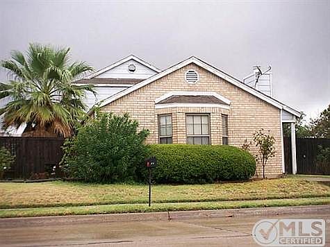 2nd image of 2810 Bridge Lake Dr