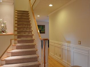 8317 SE Clay St, Portland, OR 97216