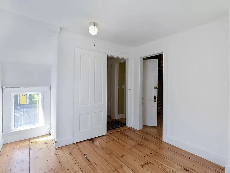 16 Pine St #2 — Photo 14