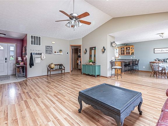 4th image of 1382 Edinburgh Dr
