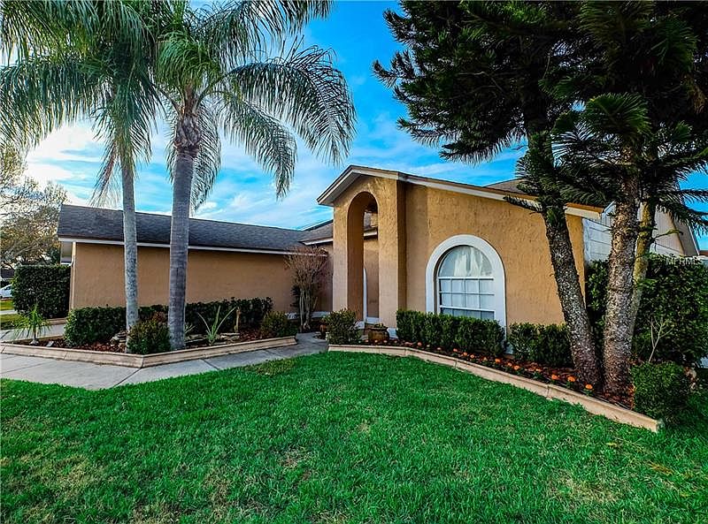 1st image of 406 Vineyard Dr