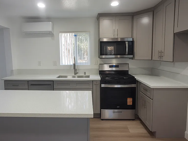 1120 Bahia Ct #D — Photo 8