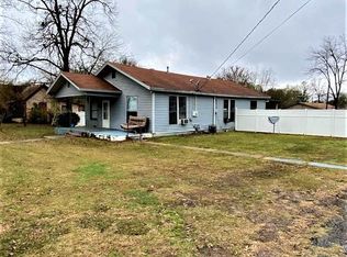 103 E Hoskins St, New Boston, TX 75570